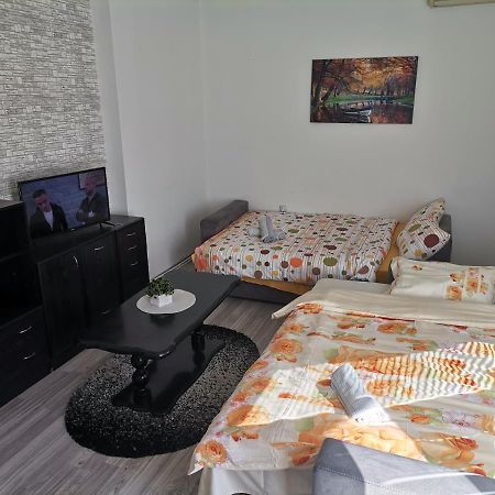 Calla 1 - Modern & Cozy Main Square Apartment In The City Shopping Center - Parking Slot With Parking Security Скопие Екстериор снимка