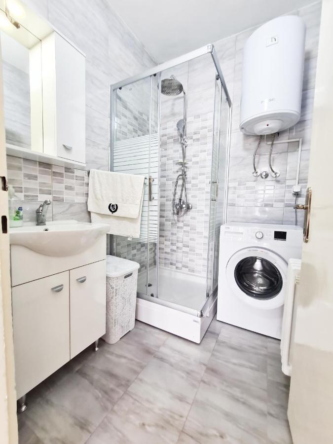 Calla 1 - Modern & Cozy Main Square Apartment In The City Shopping Center - Parking Slot With Parking Security Скопие Екстериор снимка