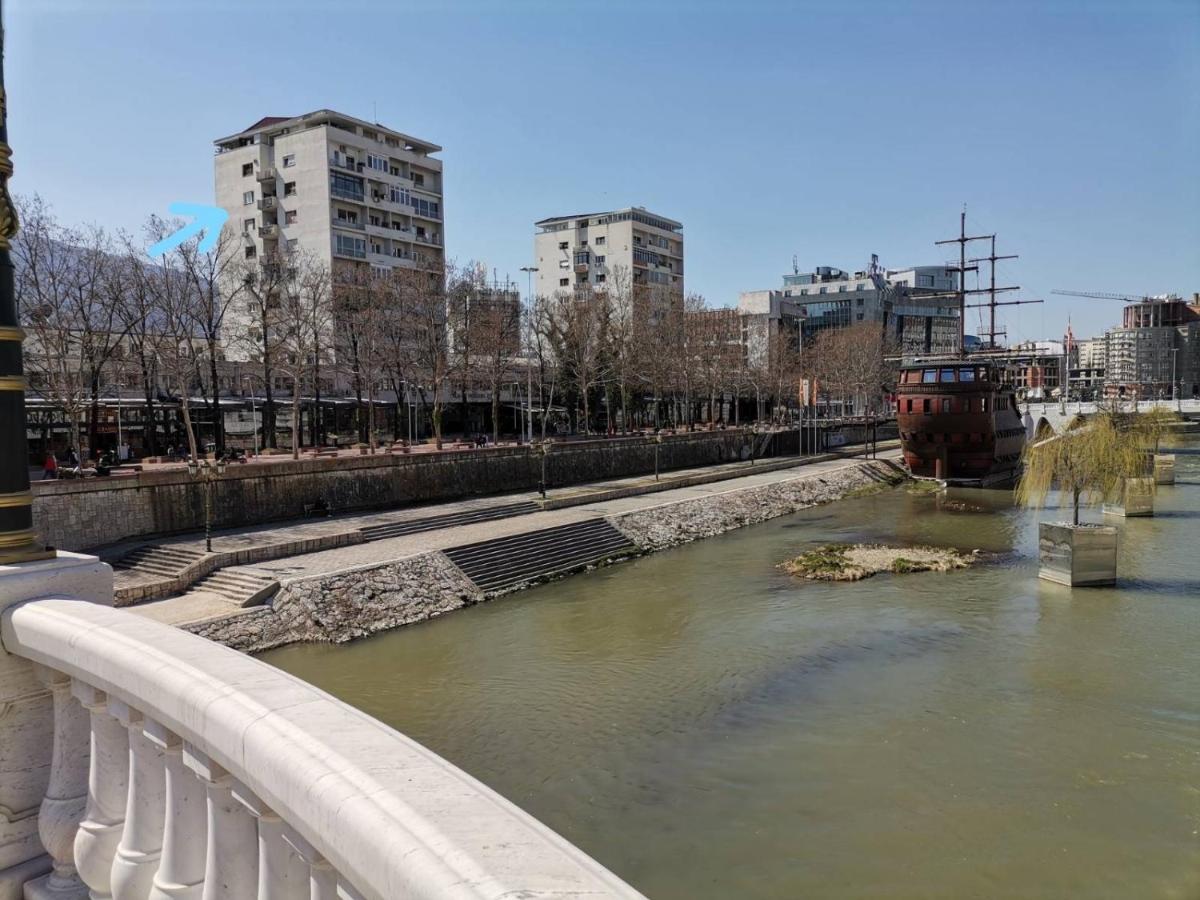 Calla 1 - Modern & Cozy Main Square Apartment In The City Shopping Center - Parking Slot With Parking Security Скопие Екстериор снимка