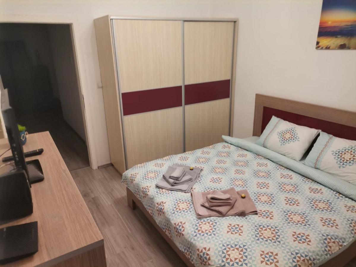 Calla 1 - Modern & Cozy Main Square Apartment In The City Shopping Center - Parking Slot With Parking Security Скопие Екстериор снимка