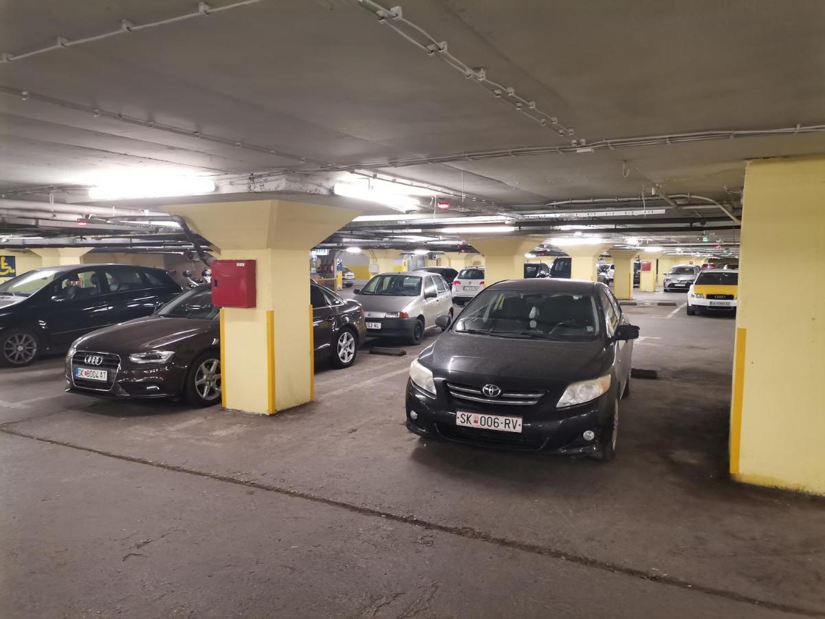 Calla 1 - Modern & Cozy Main Square Apartment In The City Shopping Center - Parking Slot With Parking Security Скопие Екстериор снимка